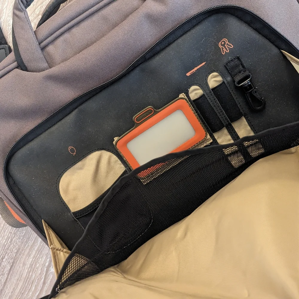 Targus laptop messenger bag